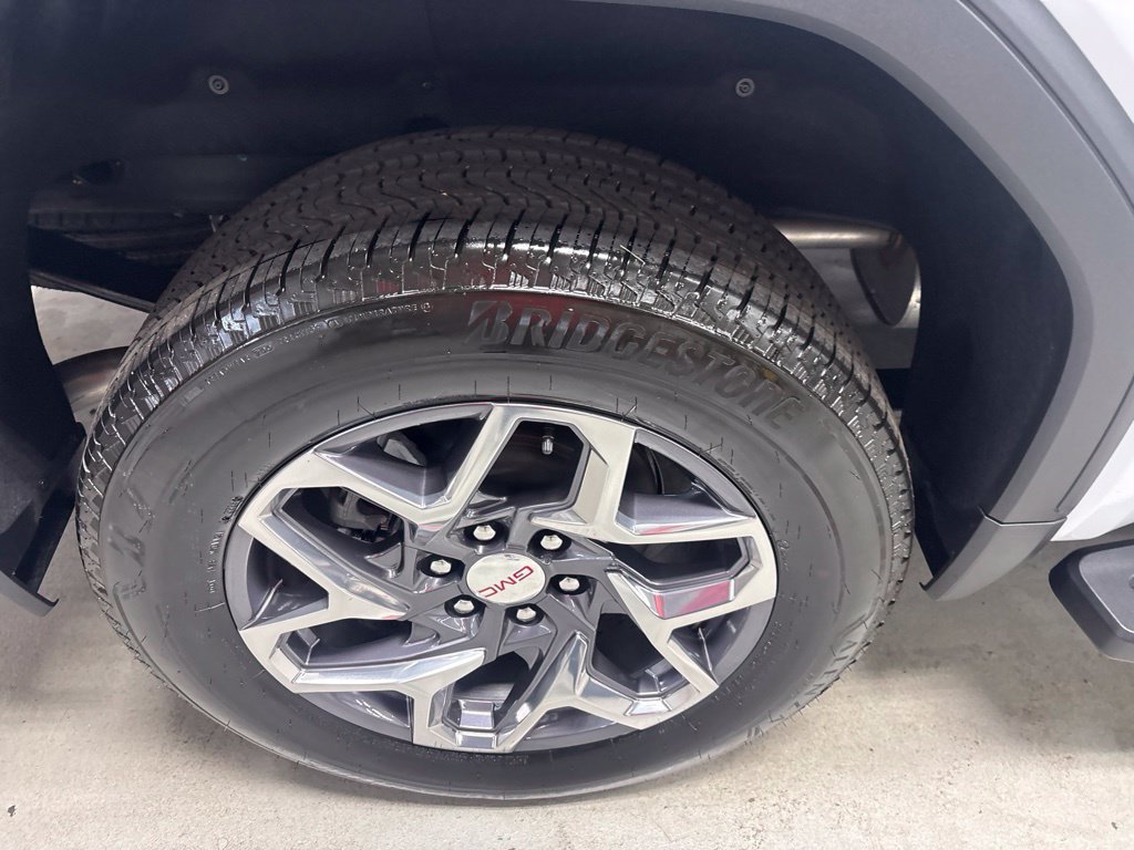 New 2026 GMC Sierra 1500 SLT AWD/4WD image 3