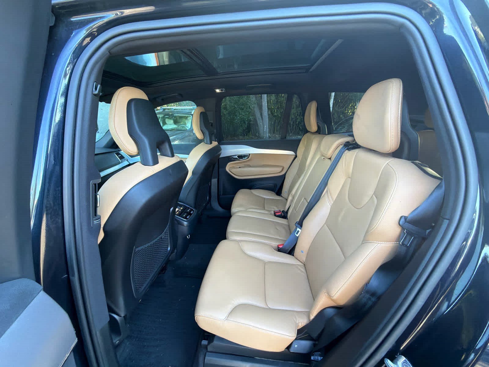 Used 2017 Volvo XC90 T6 Momentum w/ Vision Package AWD/4WD image 22