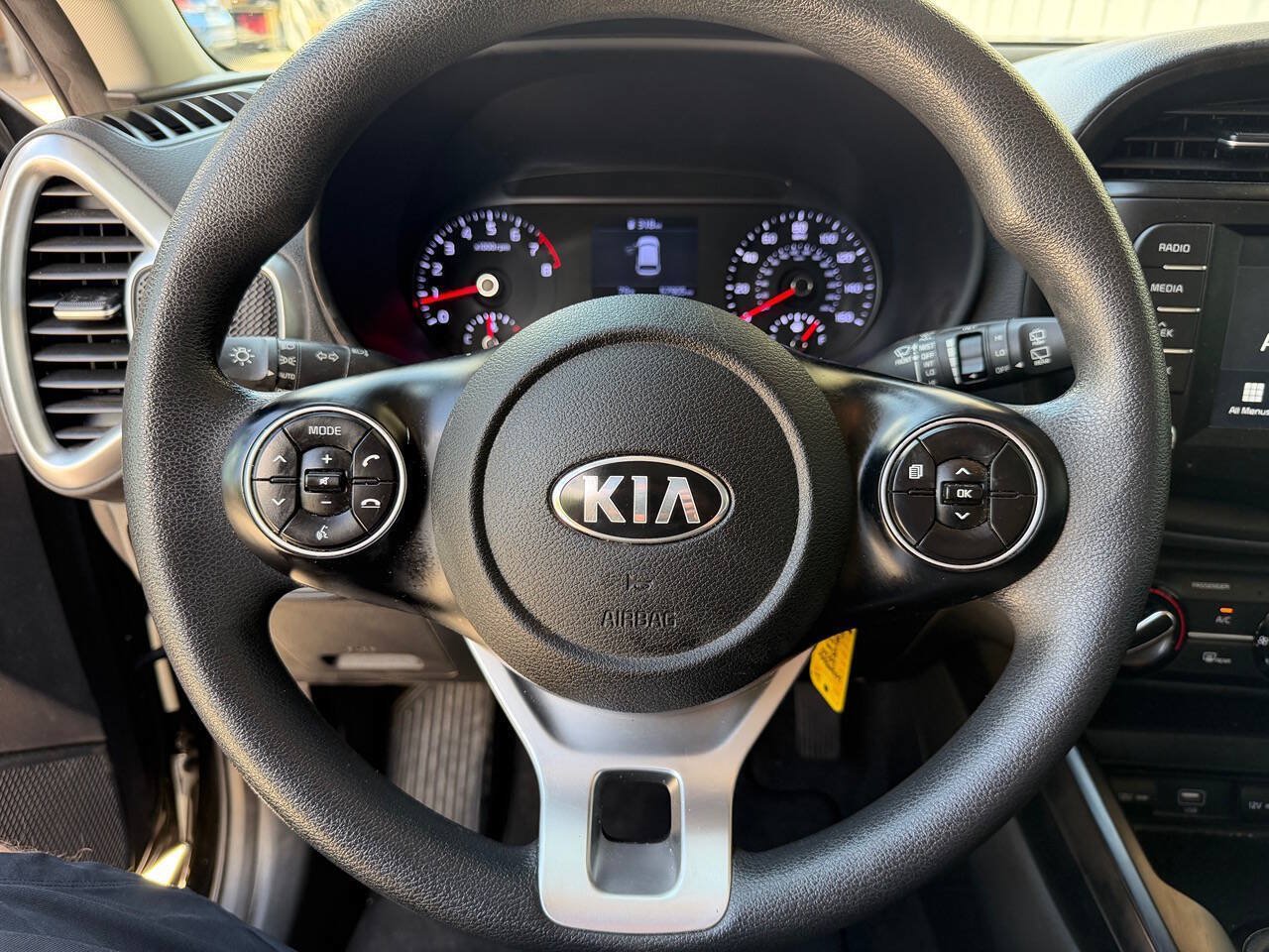Used 2020 Kia Soul LX FWD image 15