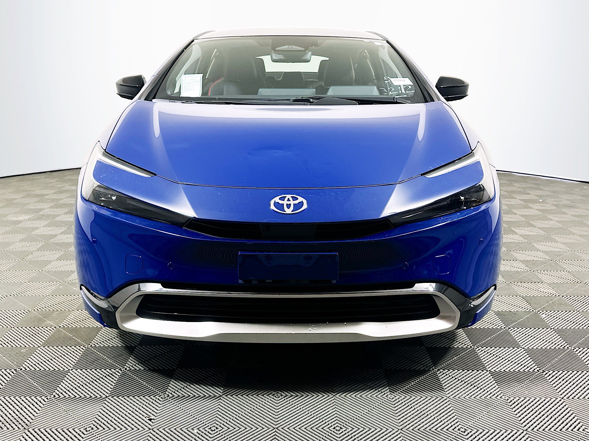 New 2026 Toyota Prius Plug-In Hybrid FWD image 3
