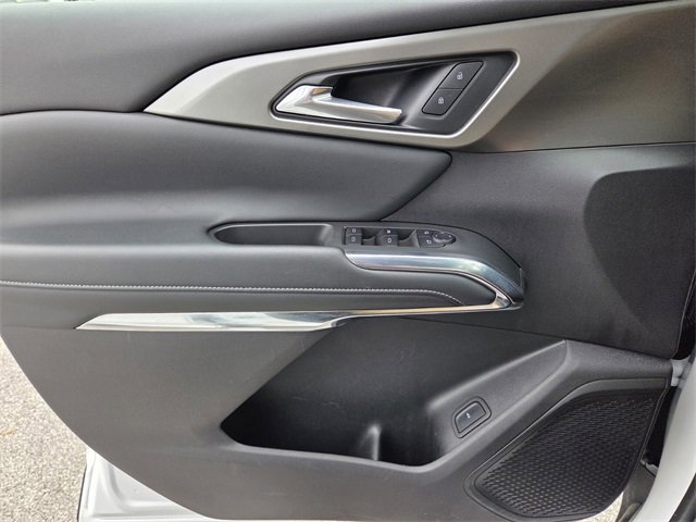 Used 2025 Chevrolet Traverse LT image 29