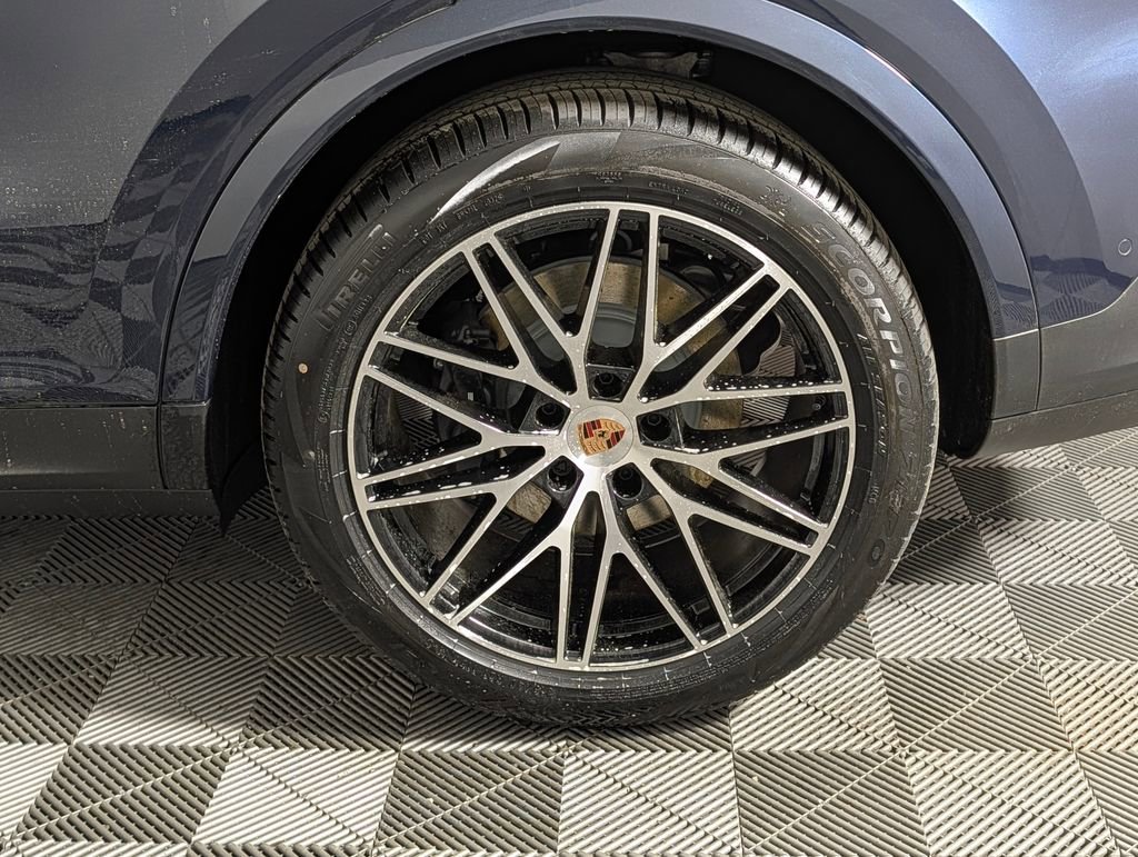 New 2026 Porsche Cayenne Coupe image 12