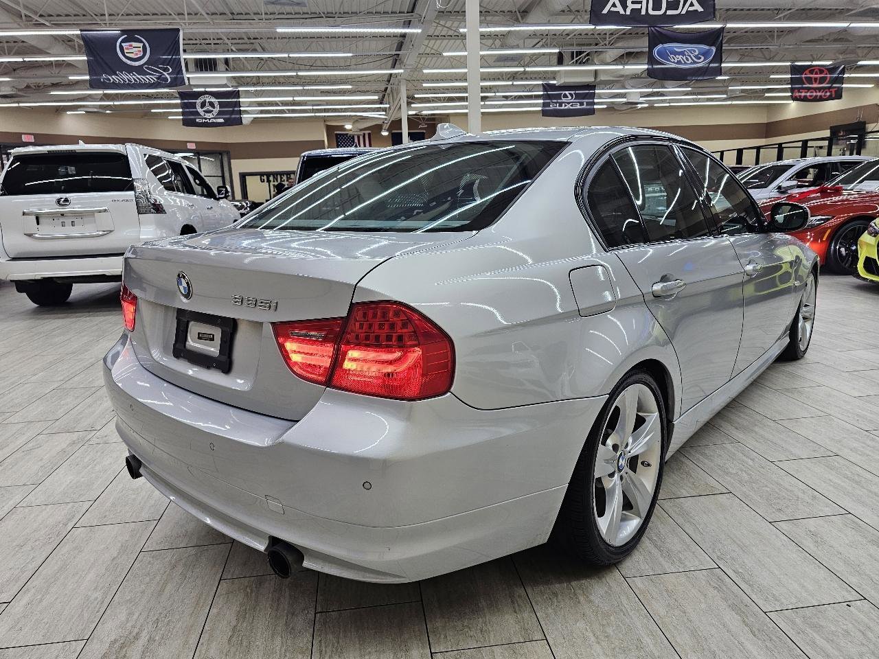 Used 2011 BMW 335i Sedan image 6