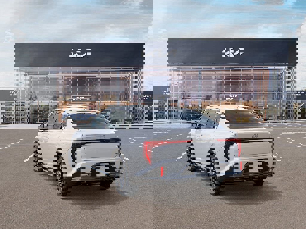 New 2025 Kia K4 GT-Line image 4
