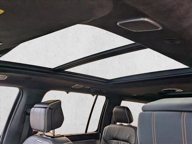 Used 2023 Jeep Grand Wagoneer Series III image 16