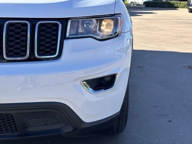 Used 2020 Jeep Grand Cherokee Laredo image 4