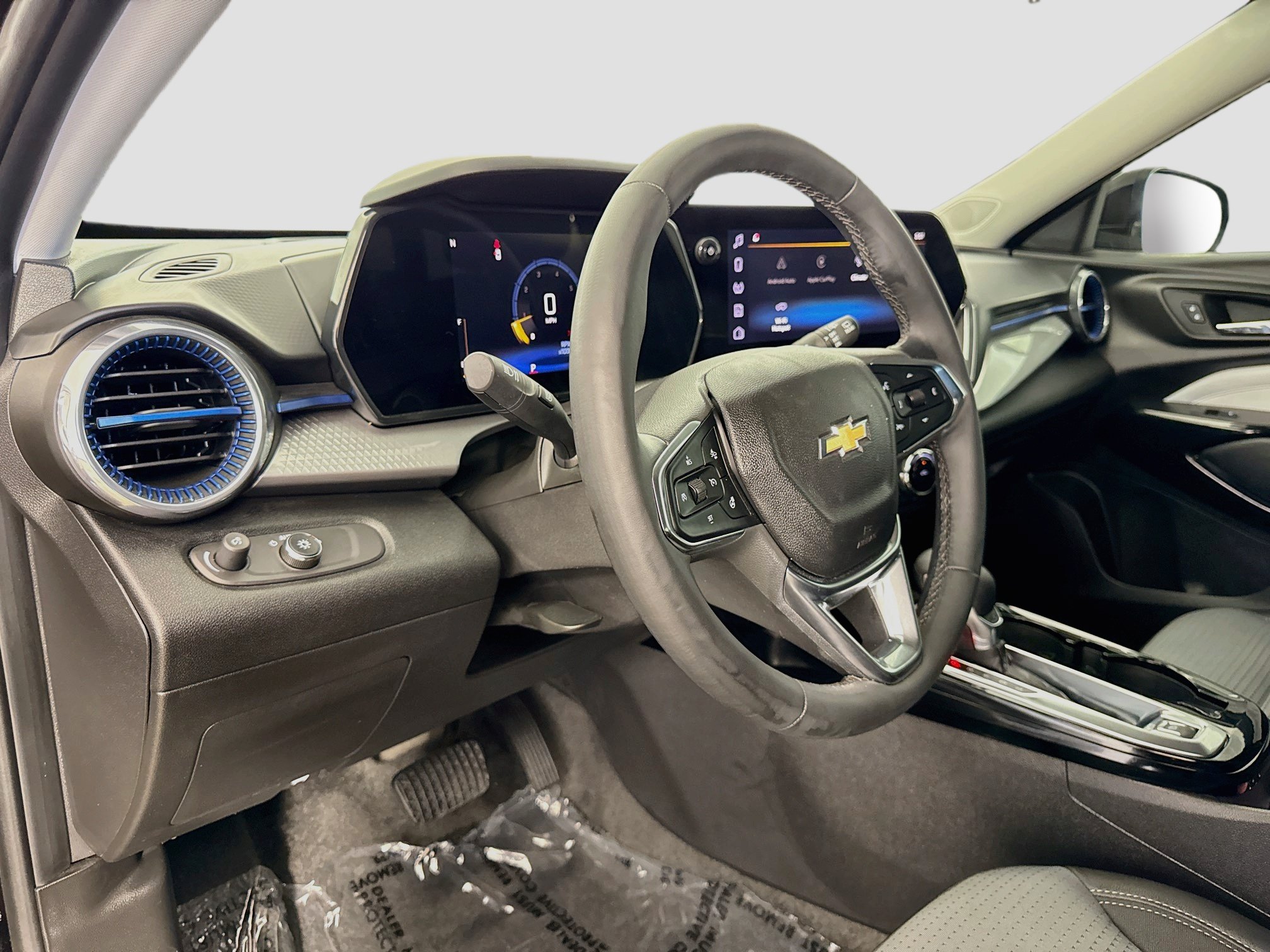 Used 2025 Chevrolet Trax LT w/ Driver Confidence Package FWD image 11