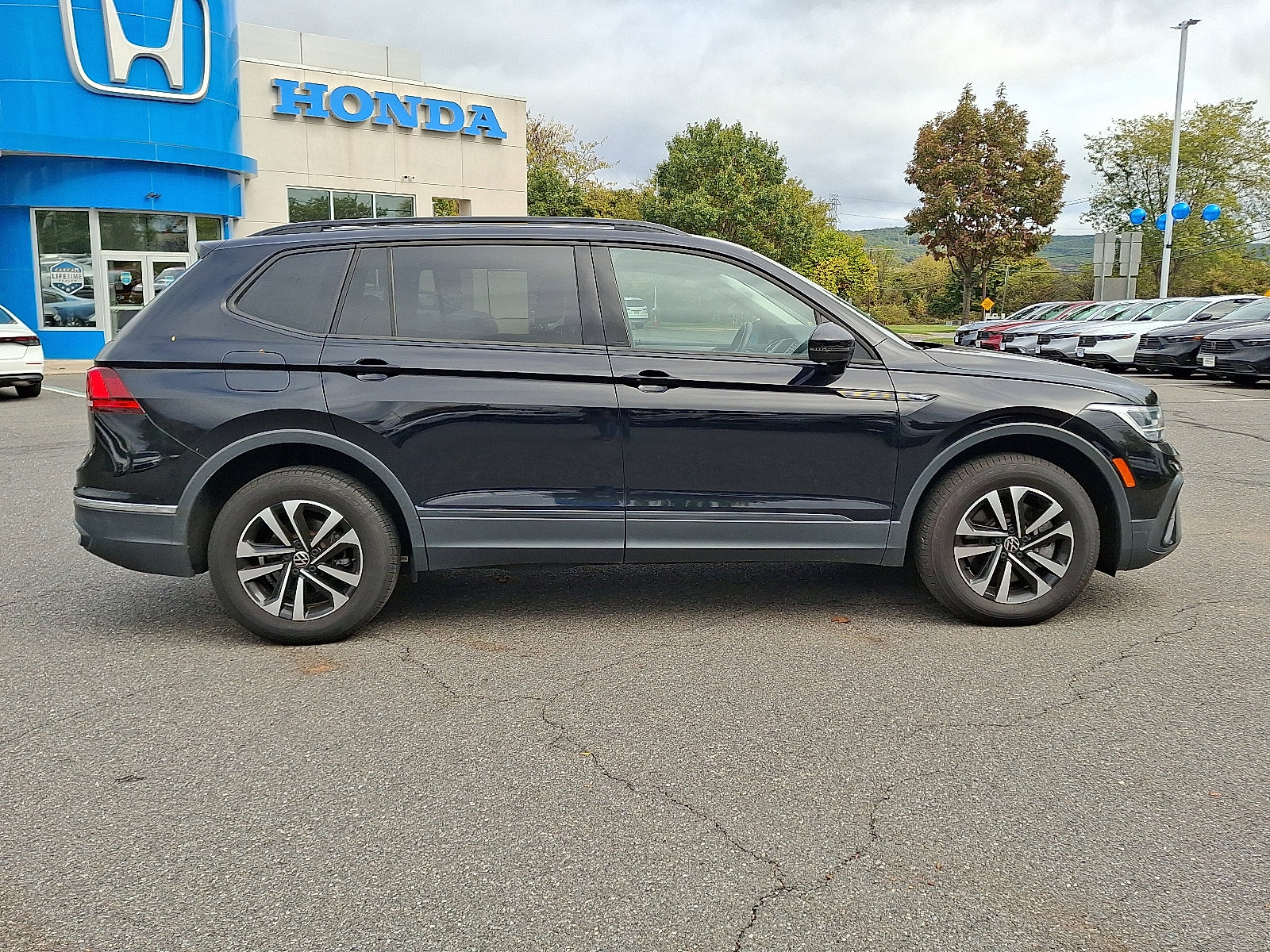 Used 2022 Volkswagen Tiguan S image 6