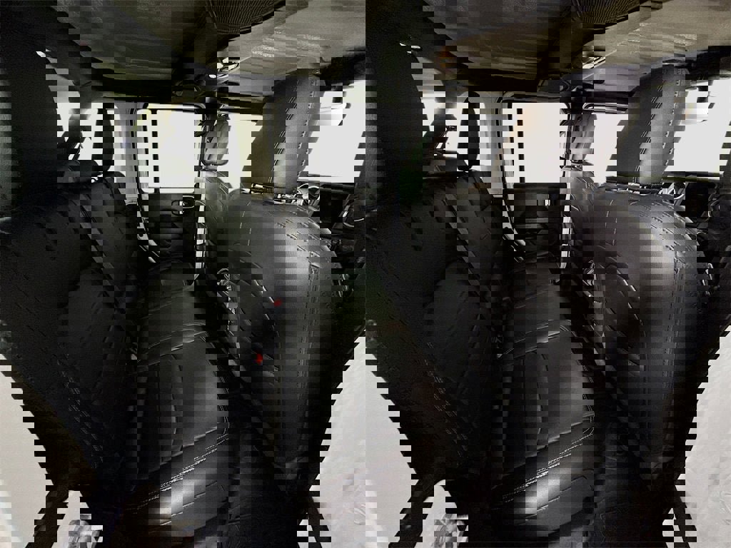 Used 2023 Jeep Wrangler Unlimited Sahara w/ Cold Weather Group image 19