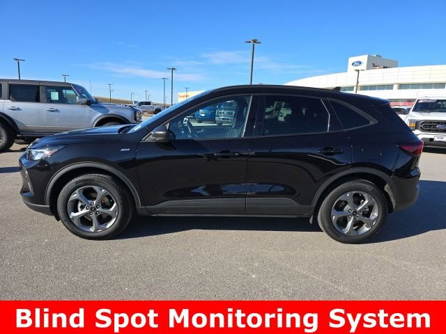 Used 2025 Ford Escape ST-Line image 2