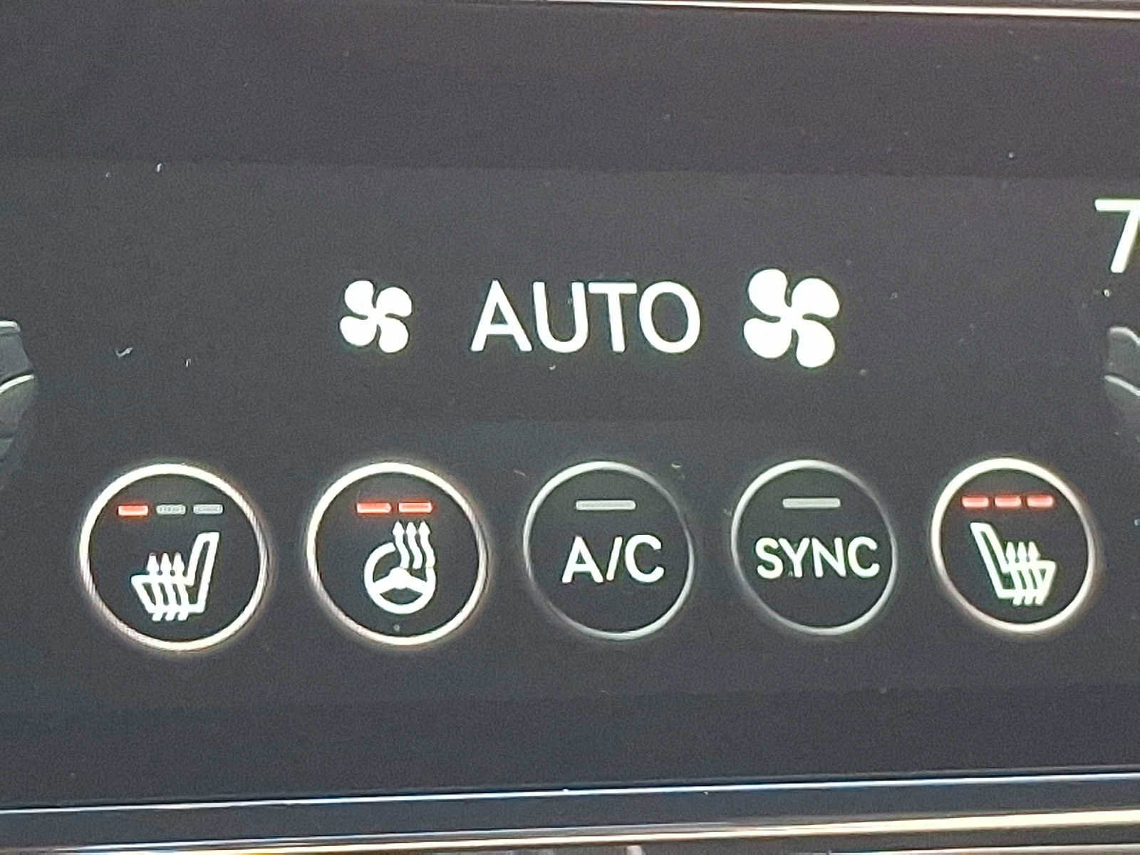 Used 2025 Genesis G70 2.5T image 25