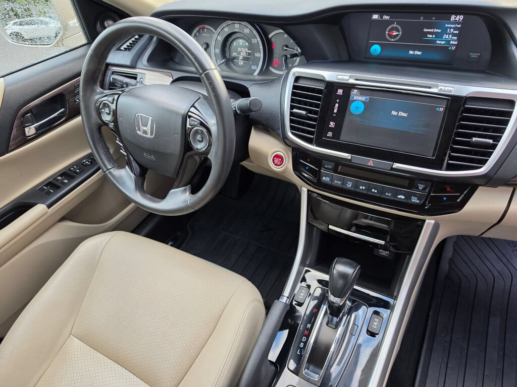 Certified 2017 Honda Accord EX-L image 10