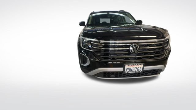 Certified 2025 Volkswagen Atlas Peak Edition SE AWD/4WD image 3