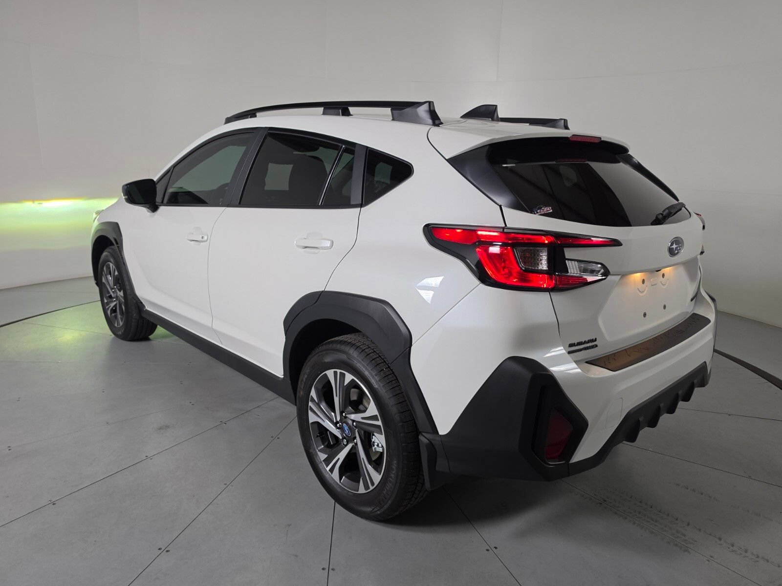 Used 2026 Subaru Crosstrek 2.5i Premium AWD/4WD image 3