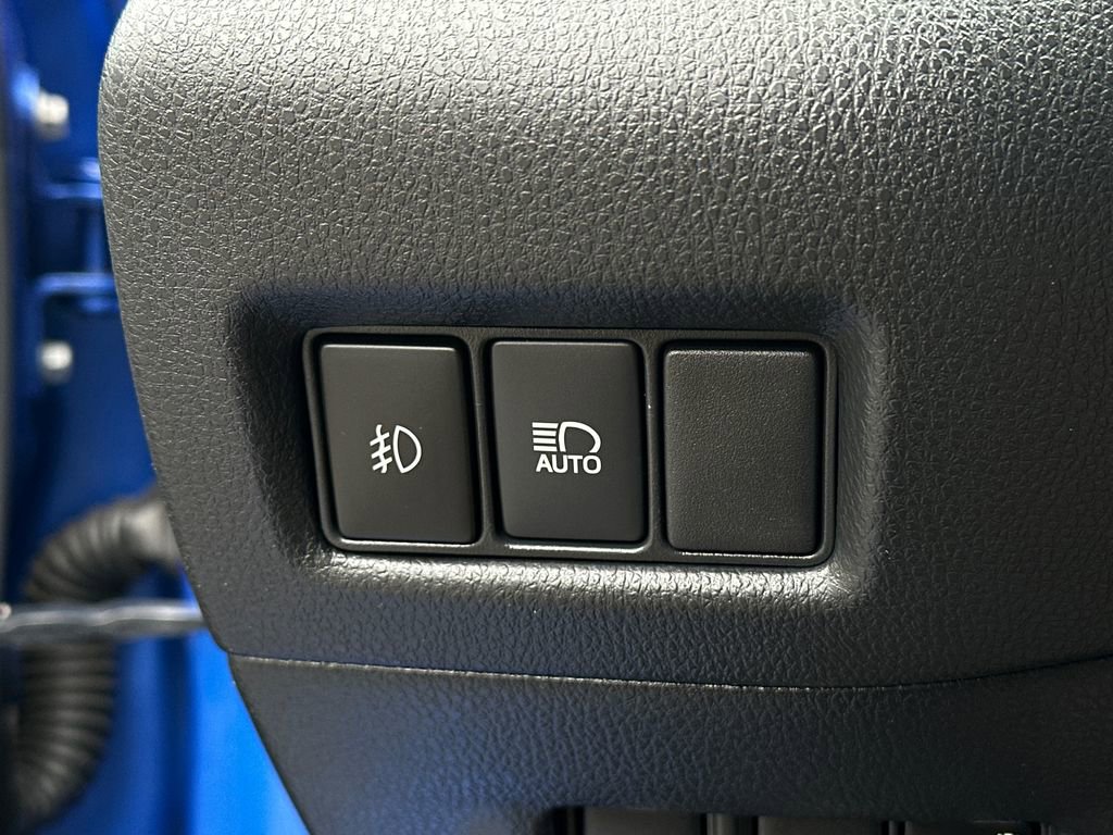 Used 2018 Toyota C-HR XLE FWD image 20