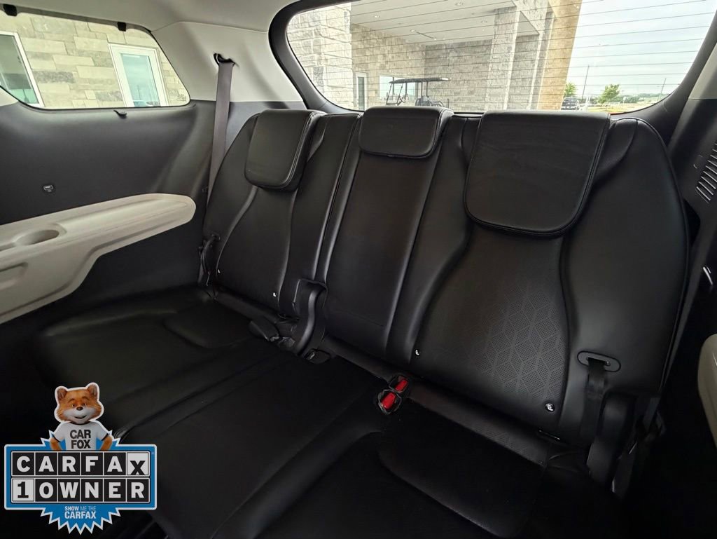 Used 2024 Kia Carnival EX FWD image 23