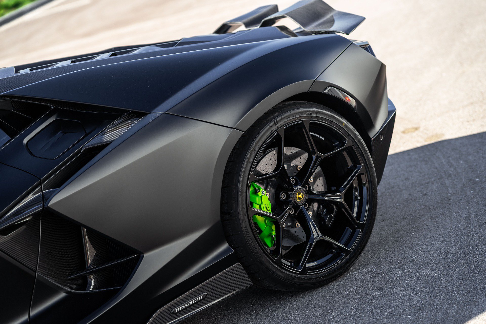 Used 2025 Lamborghini Revuelto AWD/4WD image 21