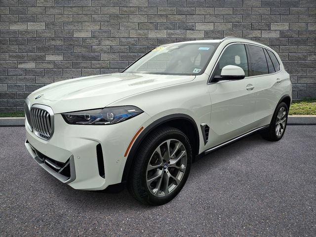 Used 2025 BMW X5 xDrive40i w/ Premium Package AWD/4WD image 3