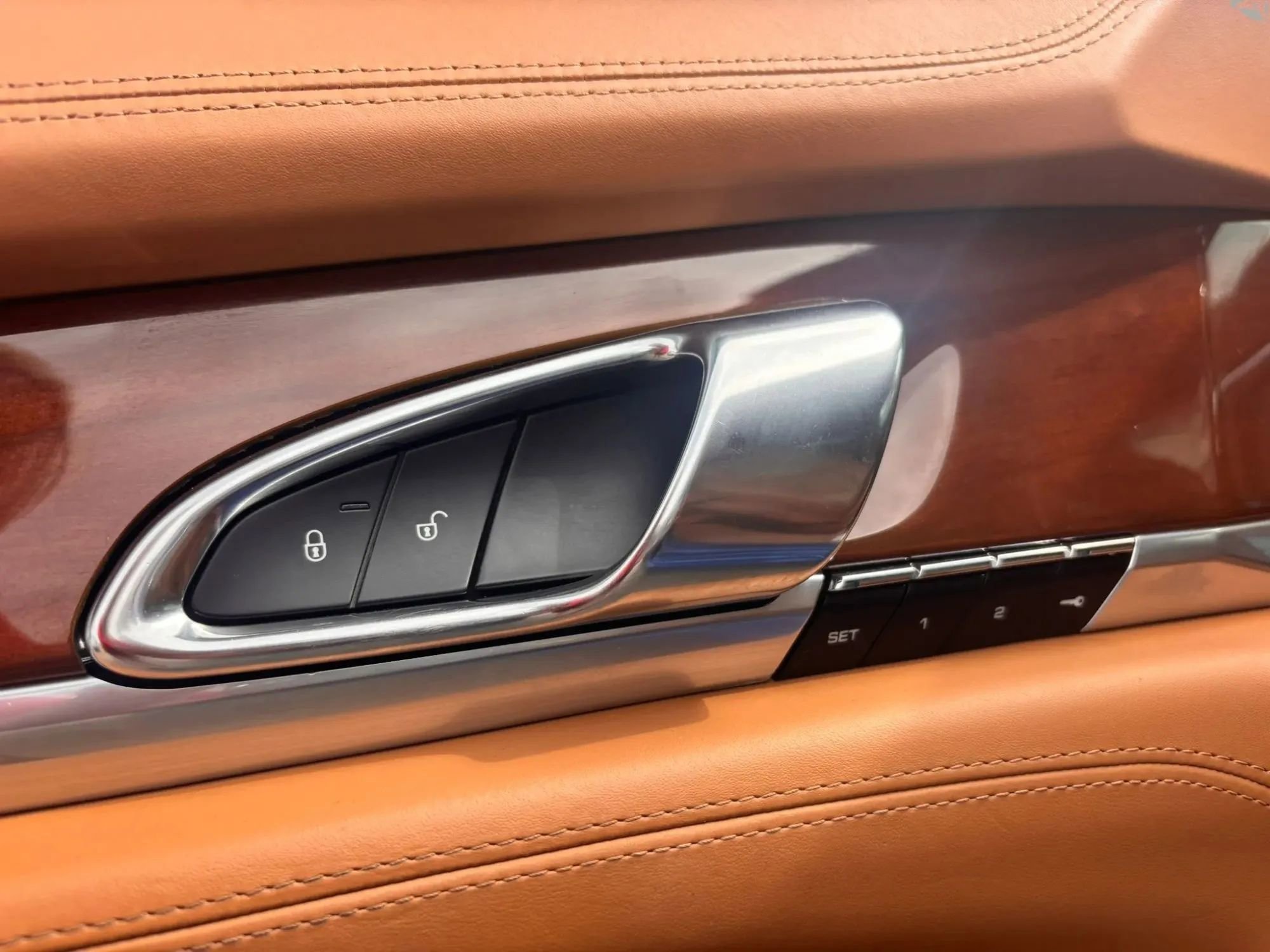 Used 2016 Porsche Panamera GTS image 5