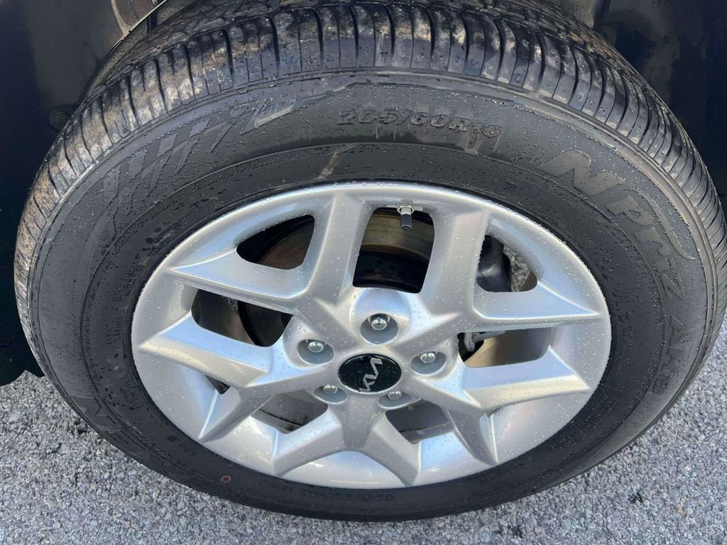 Certified 2025 Kia Soul LX w/ LX Technology Package image 34