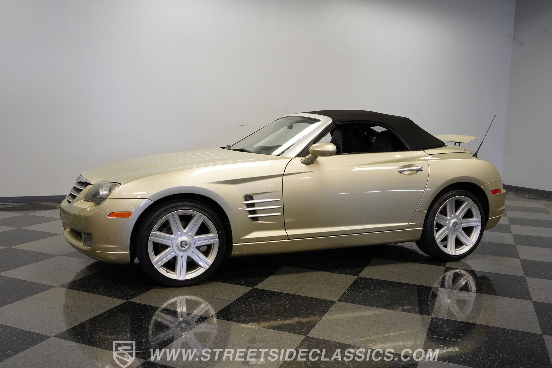 Used 2006 Chrysler Crossfire Limited RWD image 7