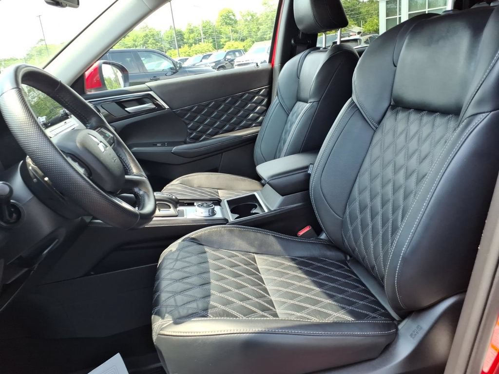 Used 2024 Mitsubishi Outlander SEL AWD/4WD image 13
