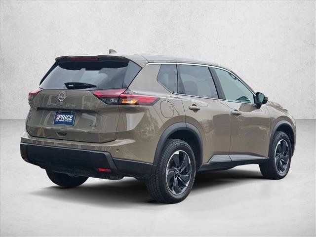Used 2025 Nissan Rogue SV AWD/4WD image 5