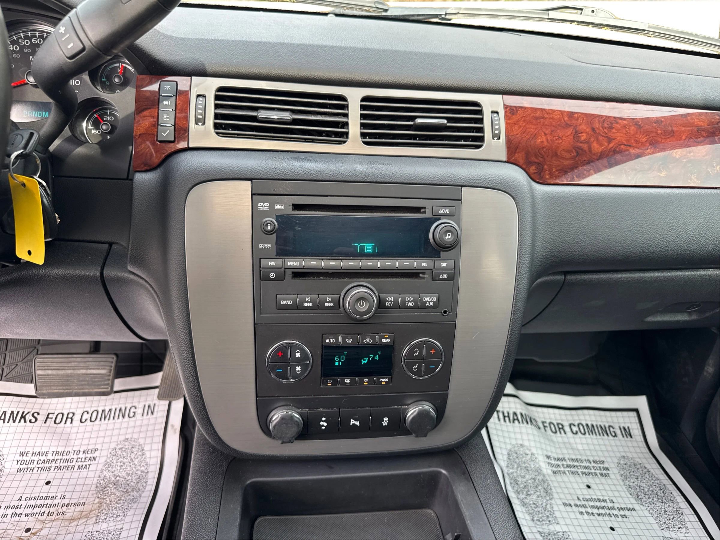 Used 2014 GMC Yukon SLT w/ SLT-2 Equipment Package AWD/4WD image 16