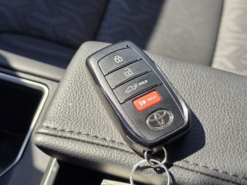 Used 2023 Toyota Tundra Limited image 36