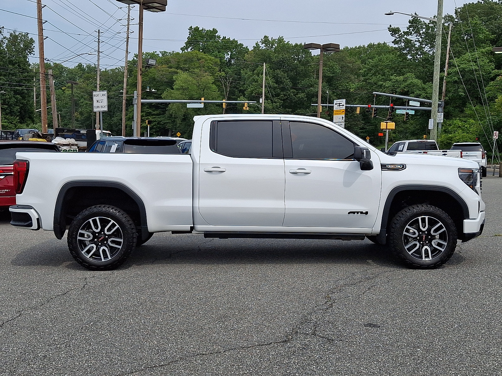 Certified 2024 GMC Sierra 1500 AT4 w/ Technology Package AWD/4WD image 7