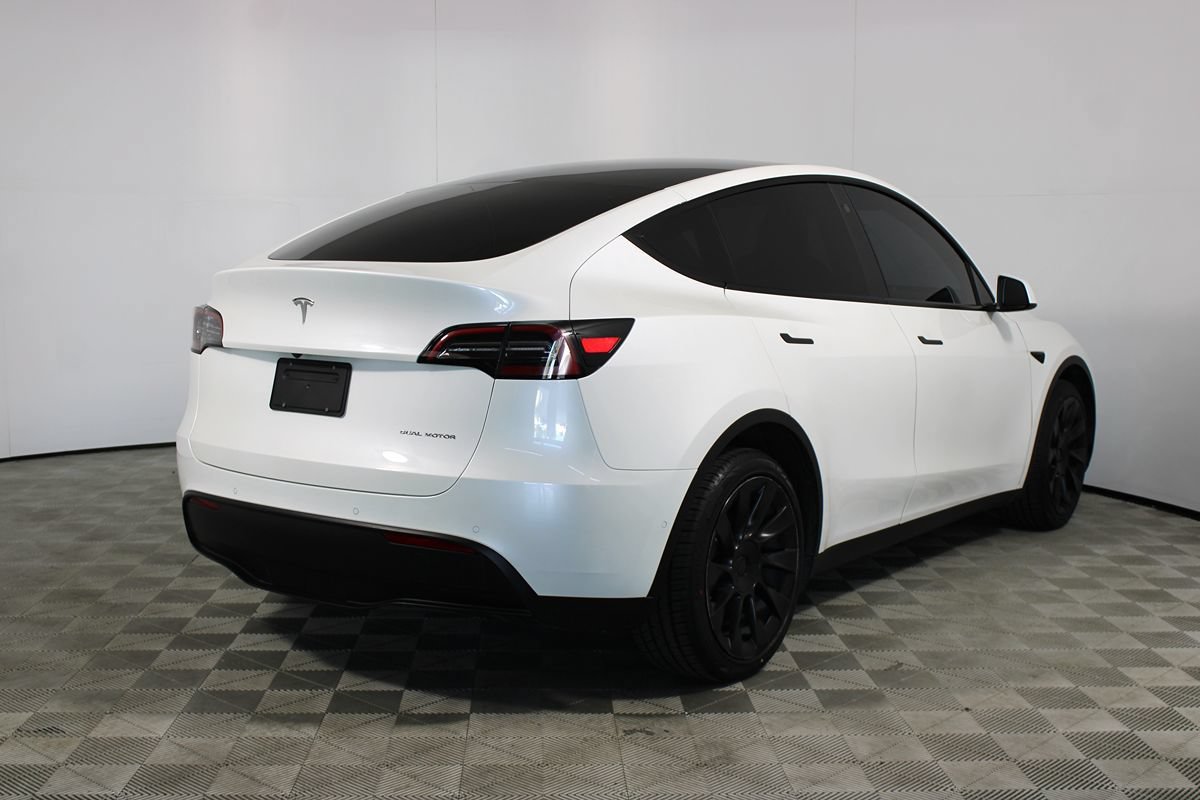 Used 2022 Tesla Model Y Long Range AWD/4WD image 33
