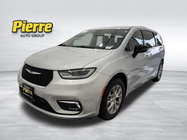 Used 2024 Chrysler Pacifica Touring-L AWD/4WD 360° Tour