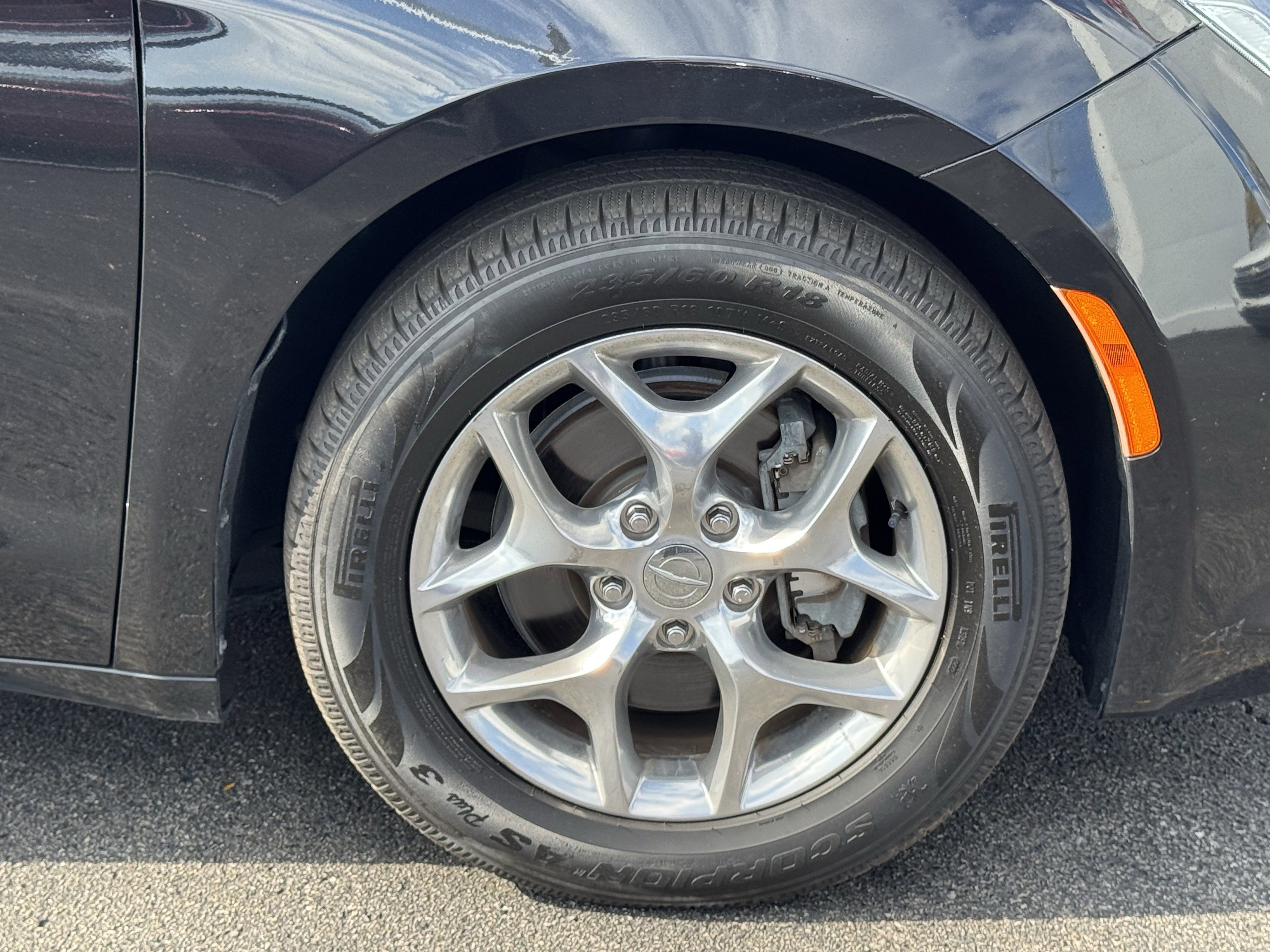 Used 2019 Chrysler Pacifica Limited image 19