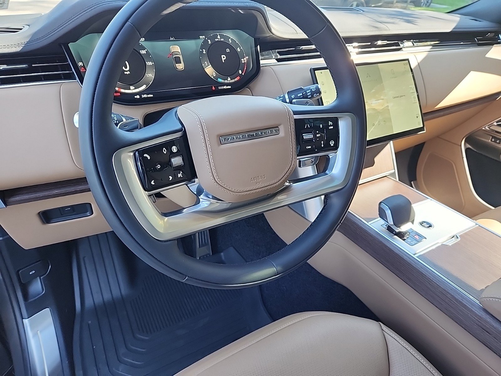 New 2025 Land Rover Range Rover Long Wheelbase SE image 15