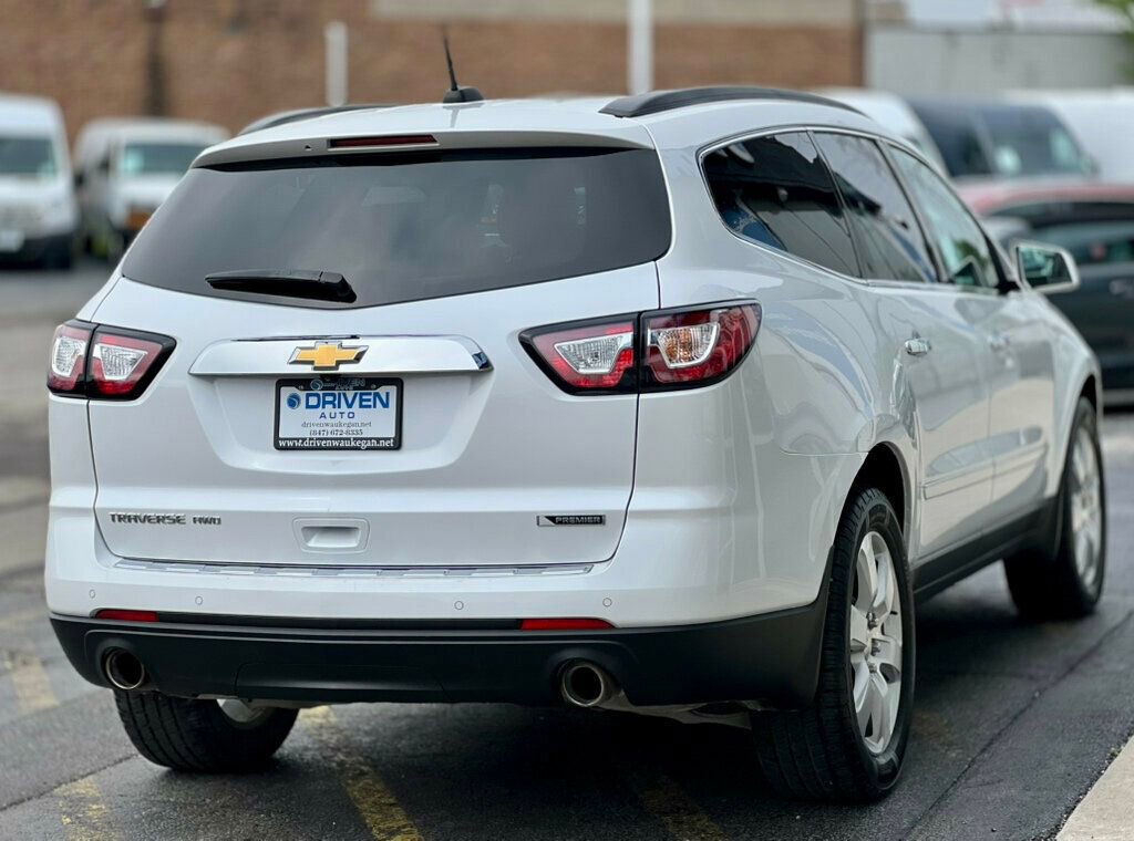 Used 2017 Chevrolet Traverse Premier image 34