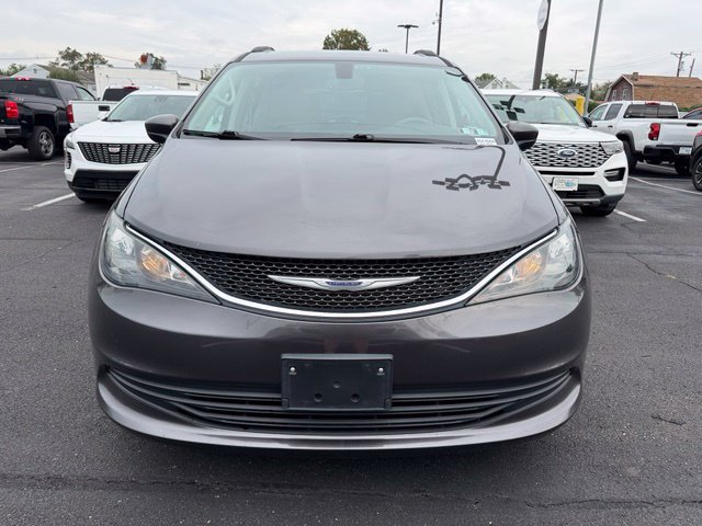 Used 2020 Chrysler Voyager Lxi FWD image 3