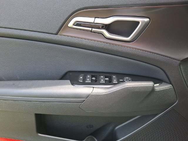 Certified 2025 Kia Sportage EX AWD/4WD image 12