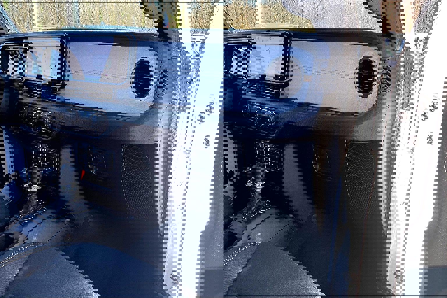 Used 2025 Jeep Wrangler Sport S image 15