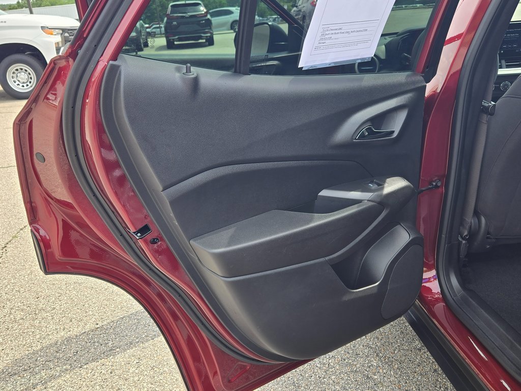 Used 2024 Chevrolet Trax LS image 21