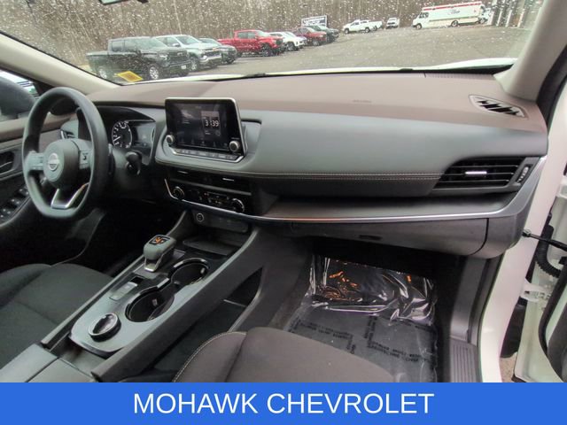 Used 2023 Nissan Rogue S AWD/4WD image 28