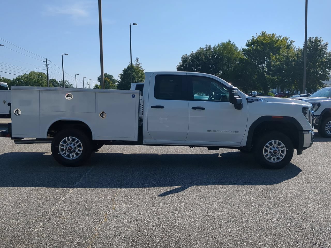 New 2026 GMC Sierra 2500 Pro w/ Convenience Package RWD image 9
