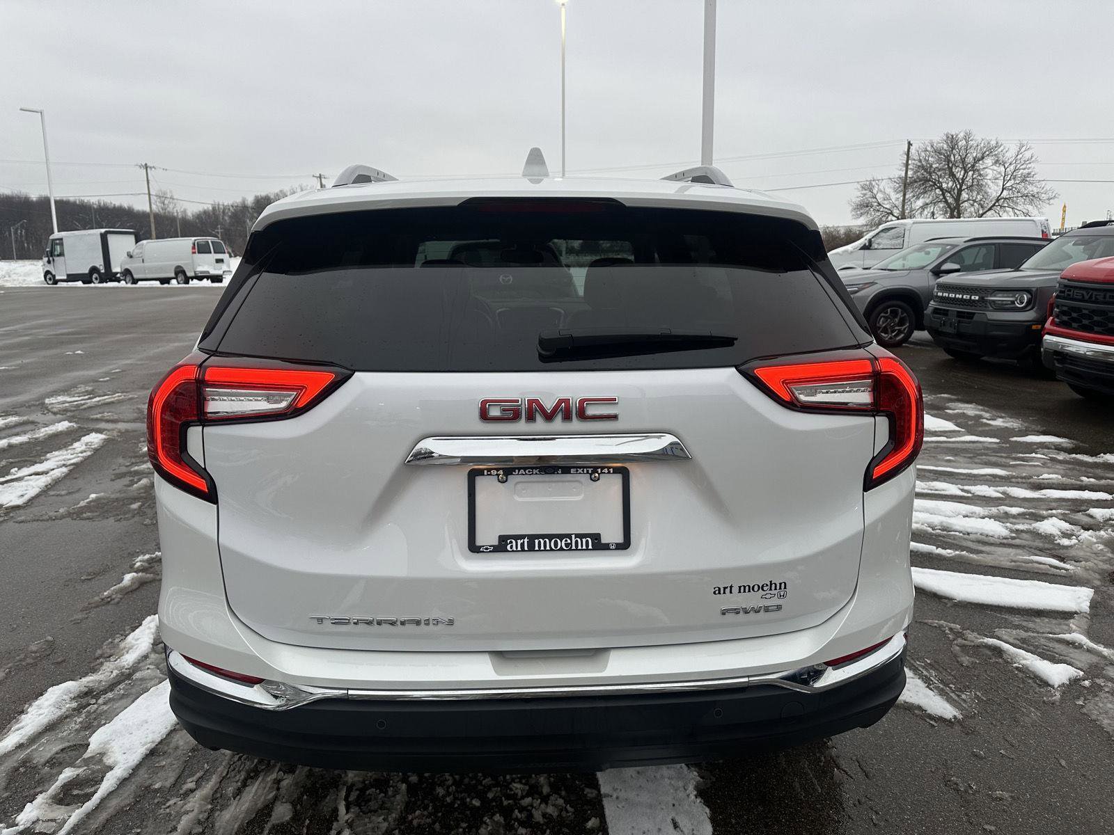 Used 2022 GMC Terrain SLT w/ Infotainment Package II image 7