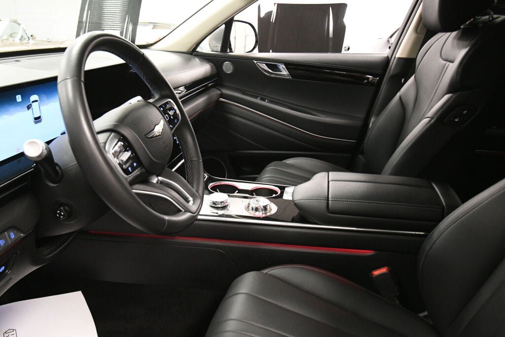 Used 2025 Genesis GV80 2.5T Standard AWD/4WD image 20
