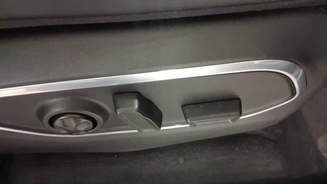 Used 2024 Jeep Wagoneer L Series II w/ Flexible Seating Group image 19