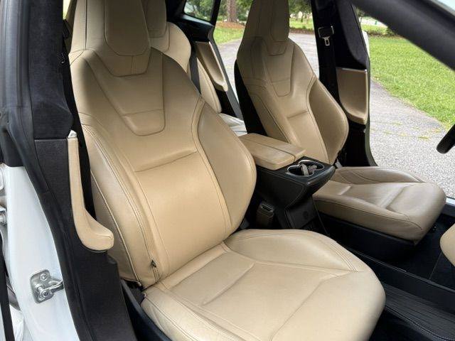 Used 2015 Tesla Model S 85 RWD image 7
