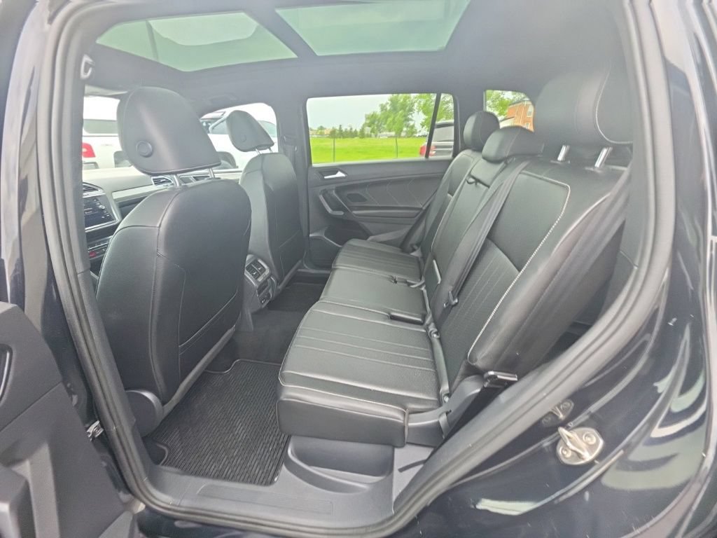 Used 2023 Volkswagen Tiguan SE R-Line AWD/4WD image 29