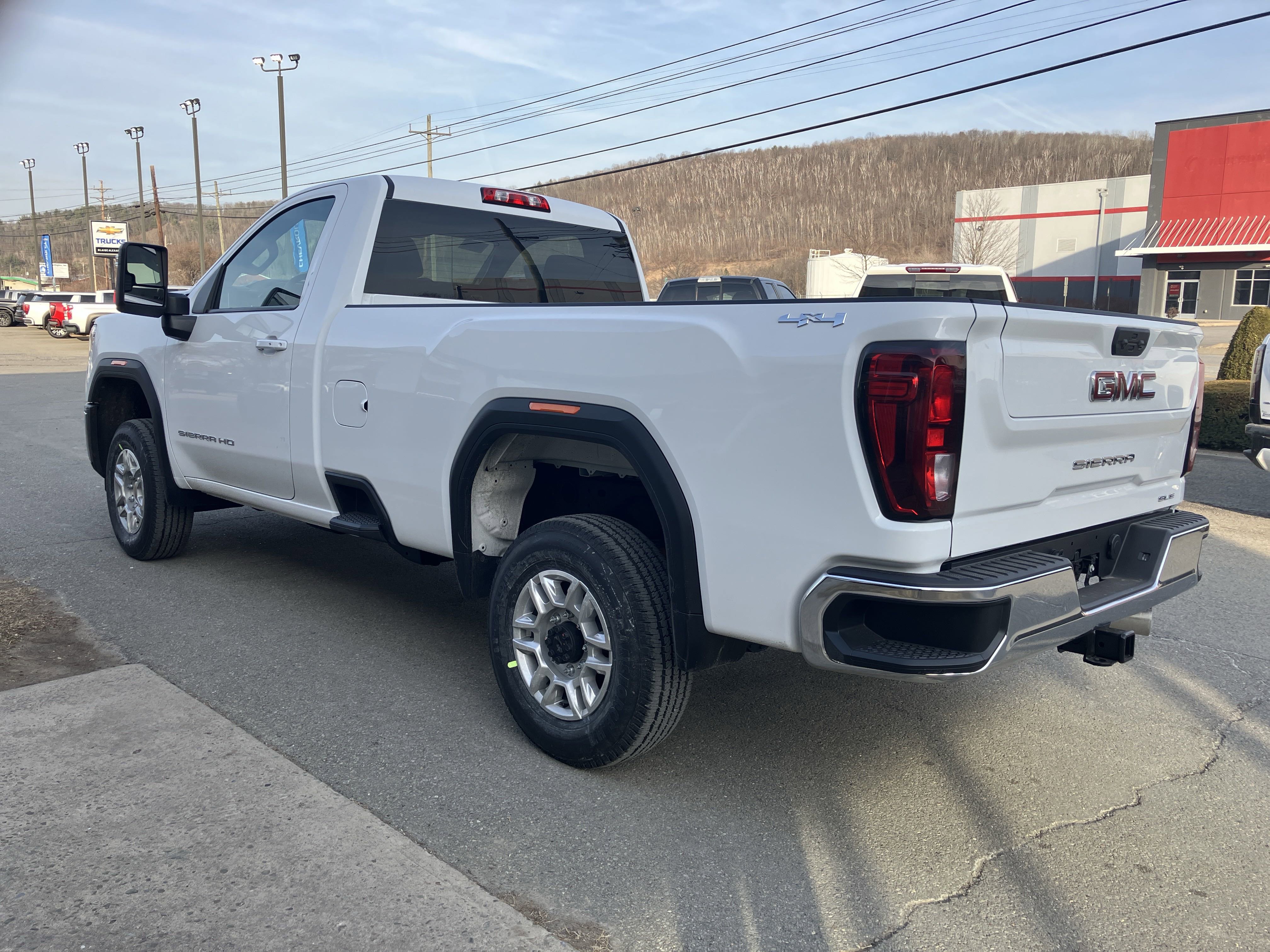 New 2025 GMC Sierra 2500 SLE image 6