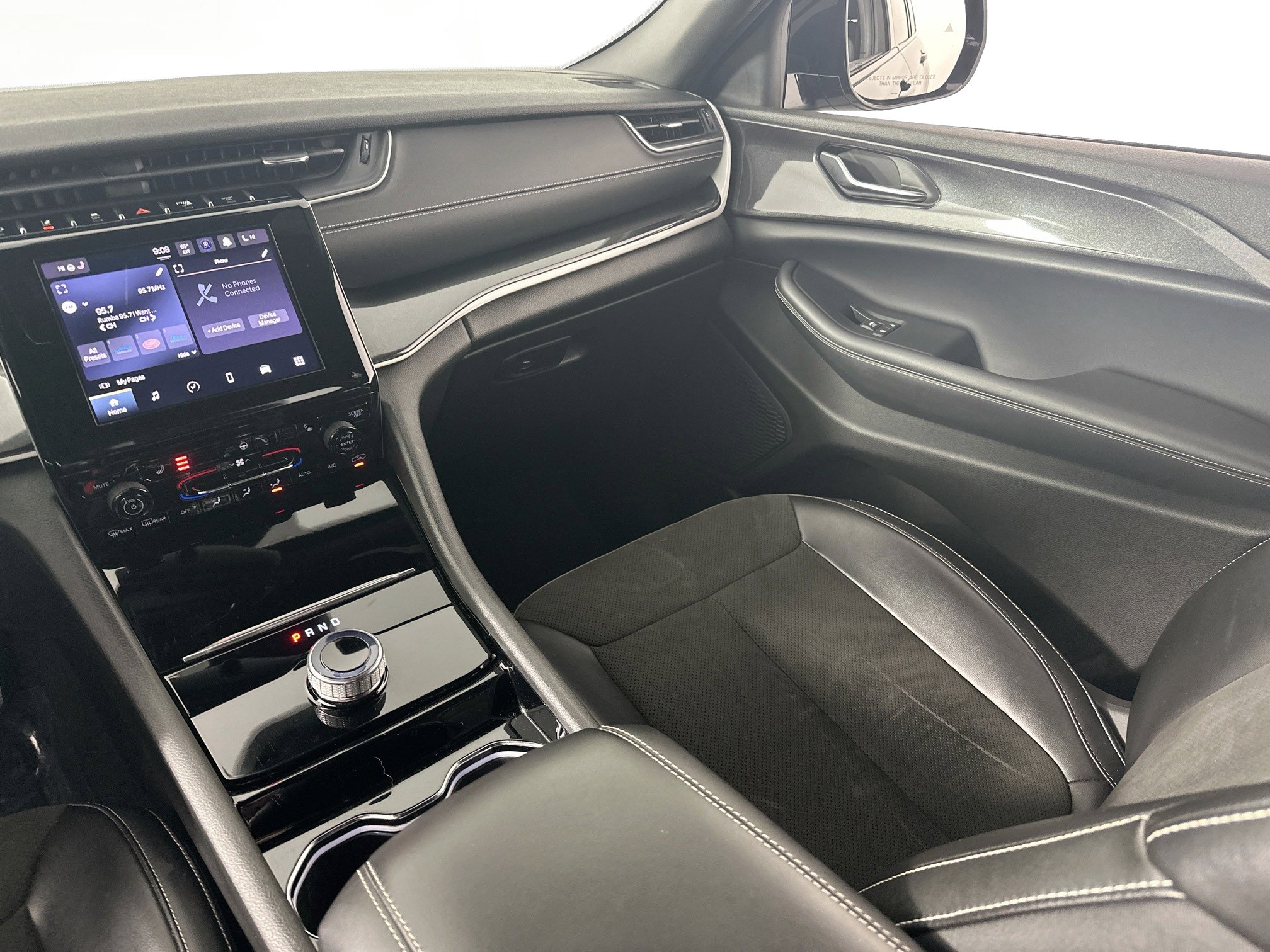 Used 2023 Jeep Grand Cherokee Altitude image 22