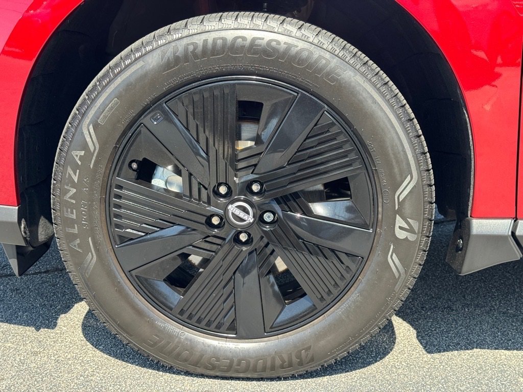 Certified 2025 Nissan Murano SV image 9