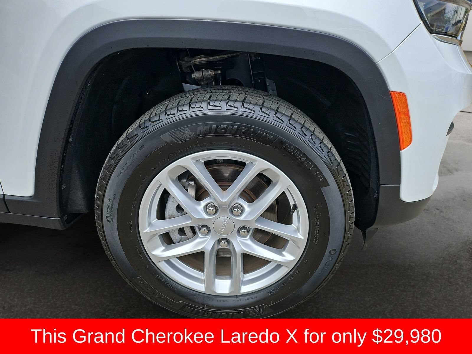 Used 2025 Jeep Grand Cherokee Laredo X w/ Luxury Tech Group I RWD image 41